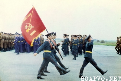 Торжественный марш после вручения ордена 19-й дПВО