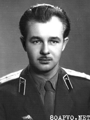 Капитан Захаров В. Н., главный инженер полка (60-е годы)