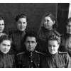 Военнослужащие батальона с командиром роты Натальчуком В. Р. (1944)